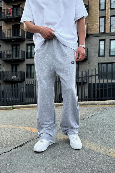 Flaw Wear Print Detail Ripped Model Sweatpants