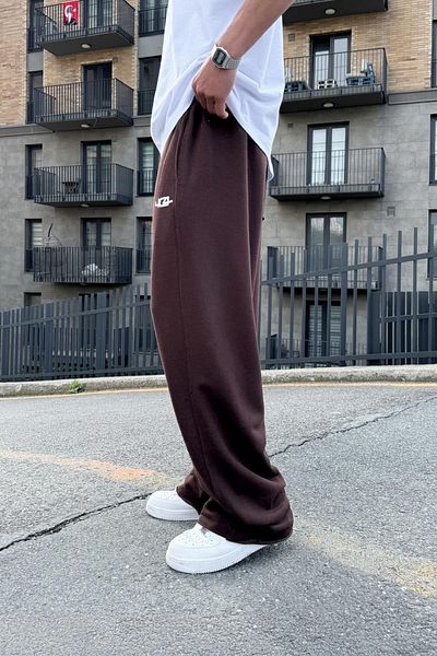 Flaw Wear Print Detail Ripped Model Sweatpants
