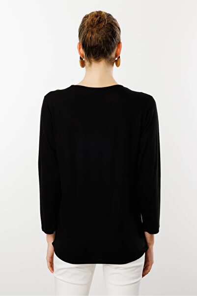 Desen Triko Γυναικεία μπλούζα με στάμπα μαύρης πέτρας με λαιμόκοψη