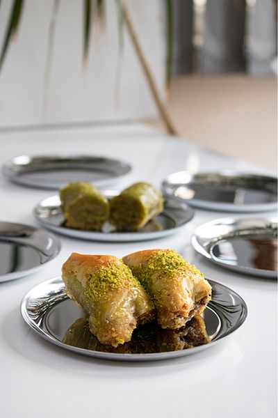 FARALYAHOME Metal Presentation Catering Dessert Plate Set of 6
