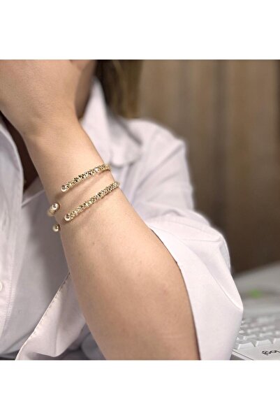 ZEYNVA Modern Stylish Steel Bracelet