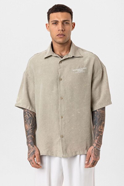 VAMOSCLO Πλενόμενο oversized κοντομάνικο με τύπωμα πουκάμισο χακί