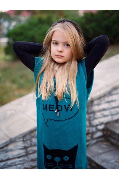 Hilal Akıncı Kids Κοριτσίστικο Πλεκτό Μοντέλο Γάτας Φόρεμα Badi Socks Τριπλό Σετ