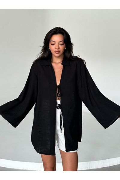 Laluvia Schwarze Kimono-Bluse aus 100 % Leinen mit Spitzendetail
