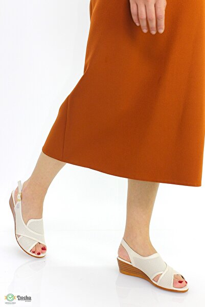 Mammamia Kadın Dolgu Topuk Şık Günlük Hakiki Deri Sandalet M26YS2730