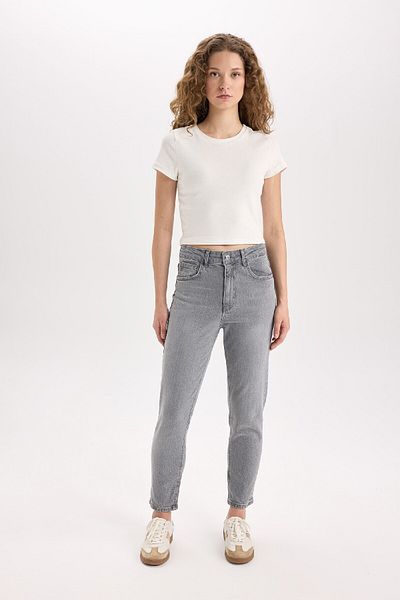 DeFacto Lina Comfort Mom High Waist Knöchellange, waschbare Jeanshose E3438AXNS