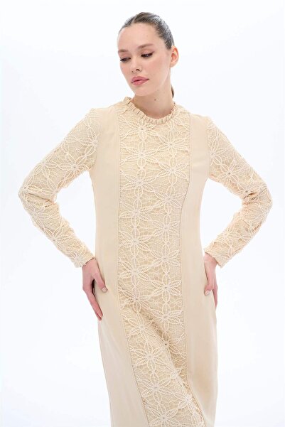 miha Hicran Önal ÖNÜ VE KOLLARI DANTEL BRODELİ ELBİSE Bej