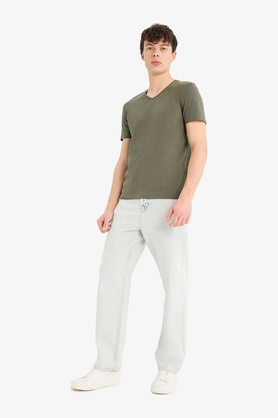 DeFacto 100 % Baumwolle Slim Fit Slim Fit V-Ausschnitt Basic Solid Kurzarm T-Shirt M7668az25sp