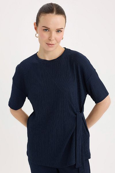 DeFacto Relax Fit Basic Straight Wrap Kurzarm-T-Shirt mit Rundhalsausschnitt D5446AX25SP