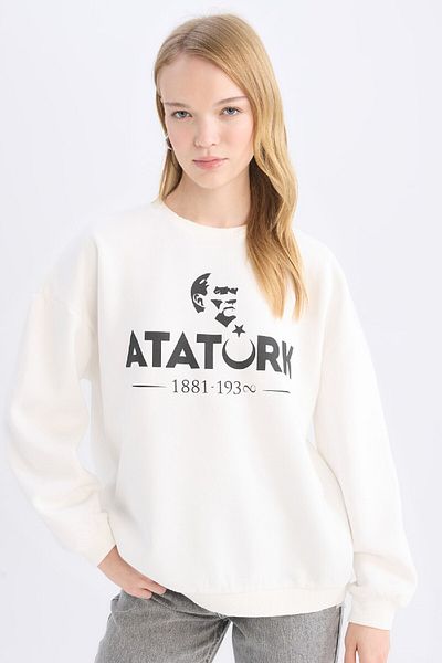 DeFacto Oversize Wide Fit Crew Neck Ataturk Printed Sweatshirt E5447Ax24Wn