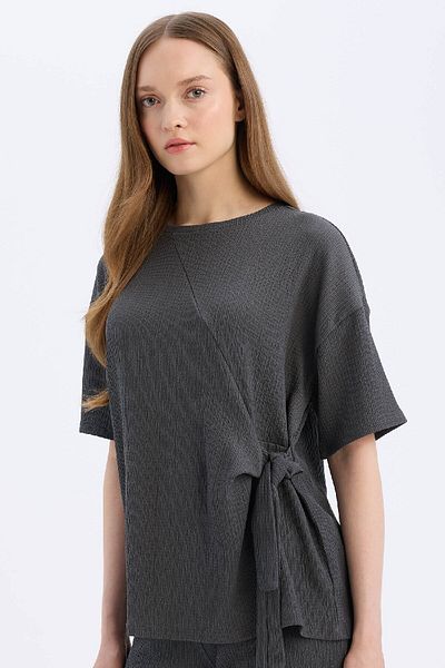 DeFacto Relax Fit Basic Straight Wrap Kurzarm-T-Shirt mit Rundhalsausschnitt D5446AX25SP