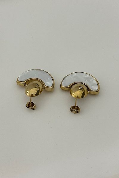 DELEIZA ACCESSORY Women's Gold Color Stainless Steel Mother of Pearl Detailed Half Moon Formed Modern Earrings