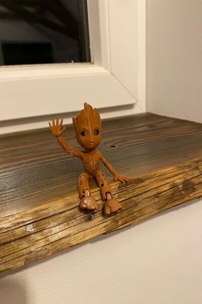 OVERMAX Sevimli Oturan Grood Figürü – Anahtarlık & Dekoratif Aksesuar (80X80 MM)