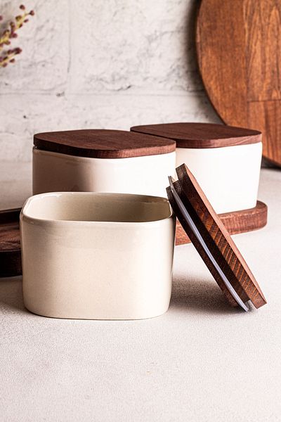 Snippy Luma White - Wooden Vacuum Lid Ceramic Breakfast Bowl Snack Bowl with 4 Piece Tray 300 ml