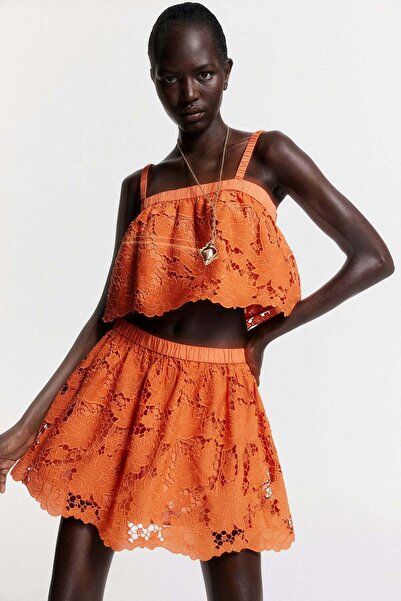 H&M توب مطرز بالانجليزية