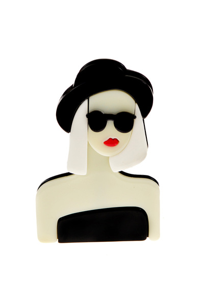 Choice دبوس بروش أكريليك أنيق للفتيات R0-1-7352 مع نظارة شمسية سوداء على شكل ...