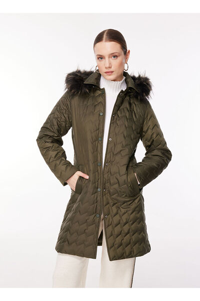 Selen Yeşil Kadın Polo Yaka Kürklü Mont 23KSL6074