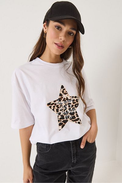 Bianco Lucci Γυναικείο μπλουζάκι Leopard Star με στάμπα με λαιμόκοψη