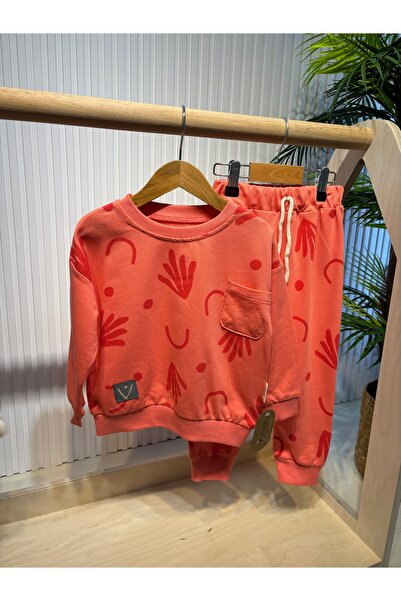 Canbi Kids Seasonal Printed Sweatshirt with Pocket Detail Jogger Sweatpants Set of 2