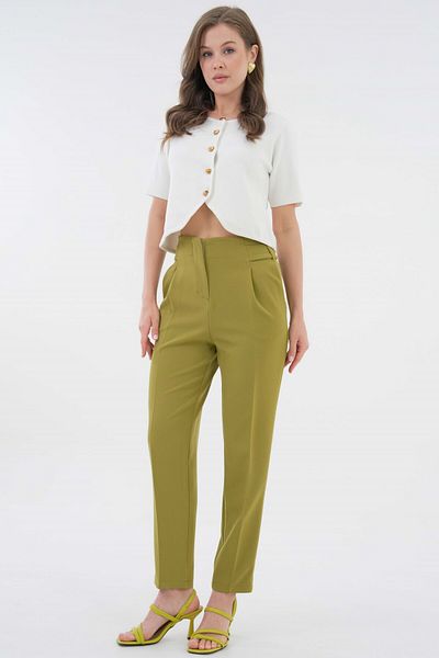 Saade Oil Green Pleated Carrot Cut Belt Detailed Trousers