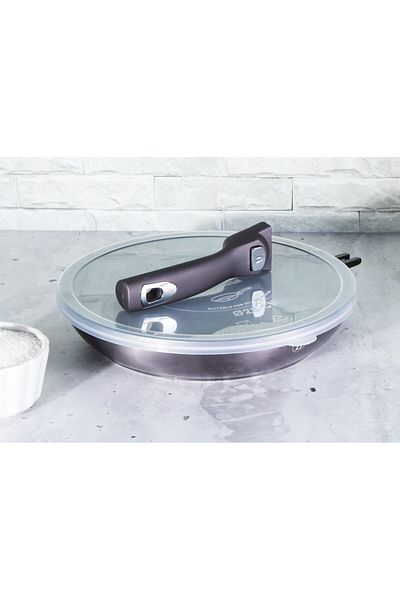 Berlinger Haus Frying pan with removable handle 28 cm Carbon PRO Line