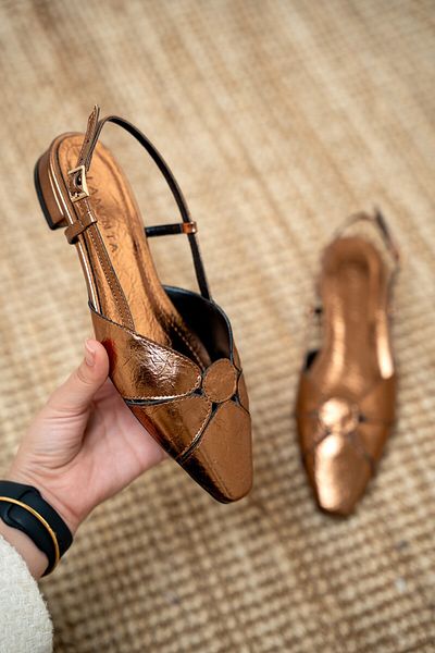 LAMİNTA Helix Copper Buckle Asymmetrical Cut Women's Ballerinas