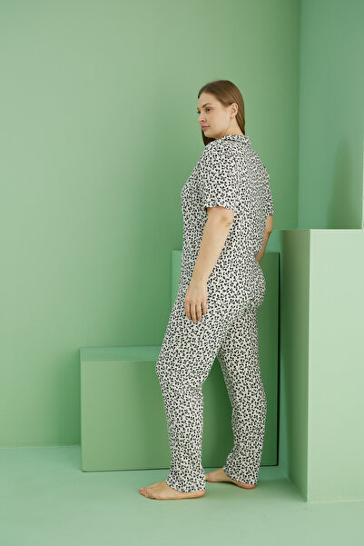 Siyah İnci ekru desenli Bürümcük Krınkıl Kumaş Curve Büyük Beden Battal Boy Düğmeli Pijama Takım25118717