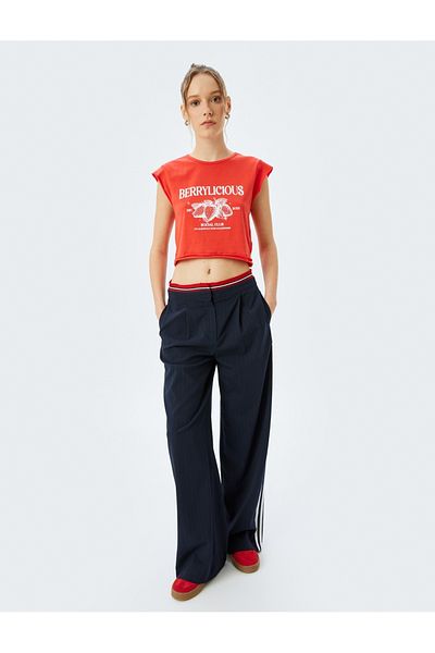 Koton Crop Crew Neck Sleeveless Slogan Printed T-Shirt