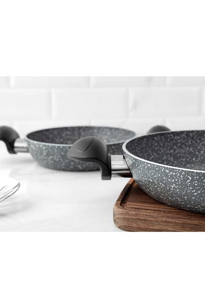 Madame Coco Gordes Flachpfannen-Set in Granitoptik, 2-teilig