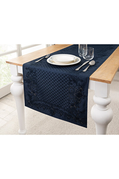 Madame Coco Valerie Runner