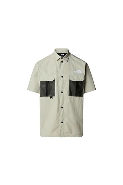 THE NORTH FACE U Nse Summer Chemisi - Γκρι μοντέλο σε ανδρικό εξωτερικό χώρο
