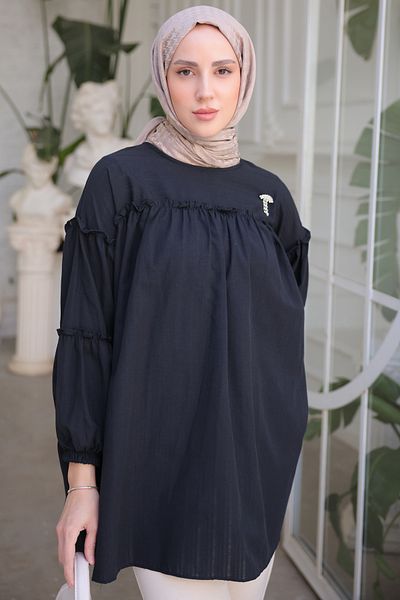 giyze Brooch Detailed Ruffled Shirt Black 61647