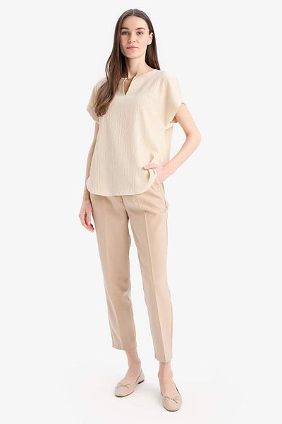 DeFacto Regular Fit Apache Collar Basic μασίφ κοντομάνικη μπλούζα E6586AX25SP