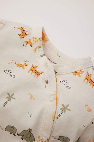 DeFacto Baby-Jungen-Strampler aus gekämmter Baumwolle mit Safari-Aufdruck und langen Ärmeln für Neugeborene E6042A5NS