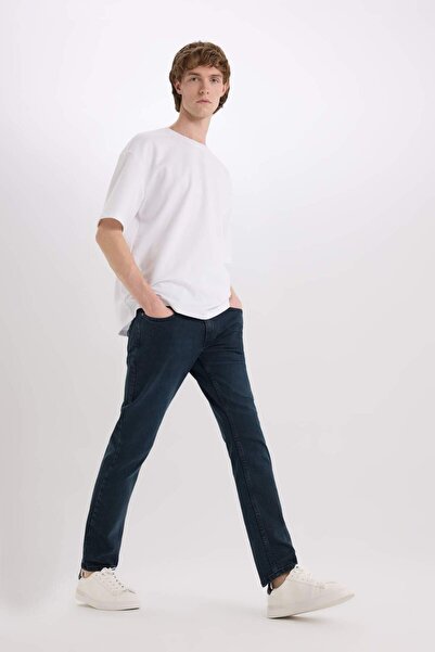 DeFacto Pedro Slim Fit Dar Kalıp Normal Bel Dar Paça Jean Pantolon R8791AZ25SP