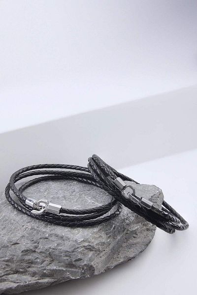 DeFacto Atolyewolf X Herren-Armband aus schwarzem dreilagigem Leder mit Stahlteilen E6177axns