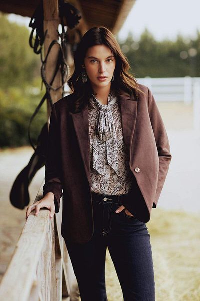 DeFacto Chiffon-Langarmshirt mit normaler Passform, Schleifenkragen und Schalmuster E7174AX25SP