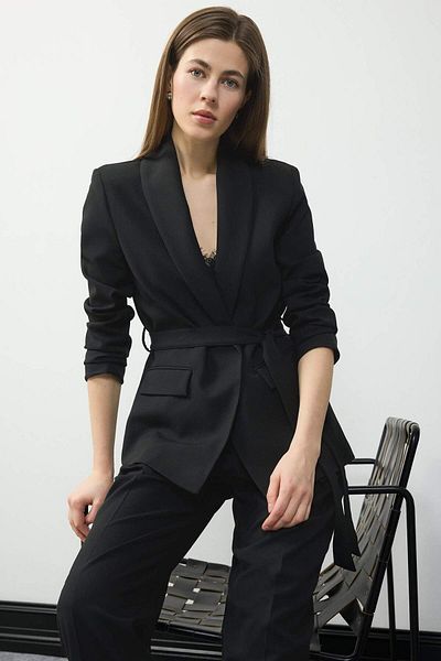 DeFacto Basic-Blazerjacke mit Gürtel und normaler Passform E7346ax25sp