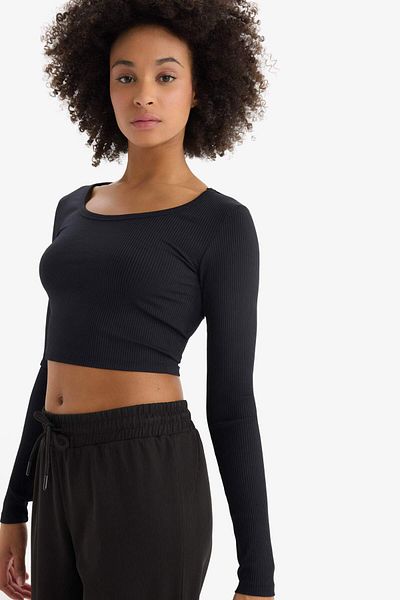 DeFacto Fit Cropped Fit Crew Neck Athlete Long Sleeve T-Shirt E7282Ax24Wn