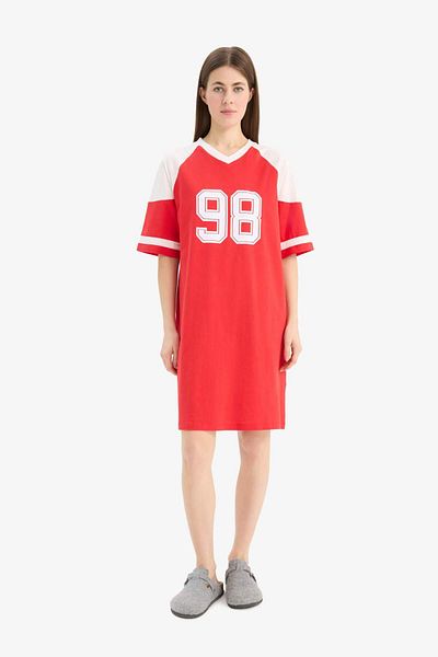 DeFacto Printed V-Neck Short Sleeve Nightgown-Fall in Love E7649Ax25Sp