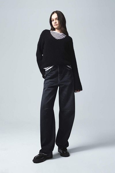 DeFacto Regular Fit V-Neck Basic Plain Seamless Knitwear Sweater E9170Ax25Sp