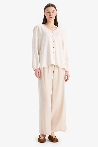 DeFacto Langarmshirt aus glitzerndem Stoff mit normaler Passform und Rundhalsausschnitt F0226ax25sp