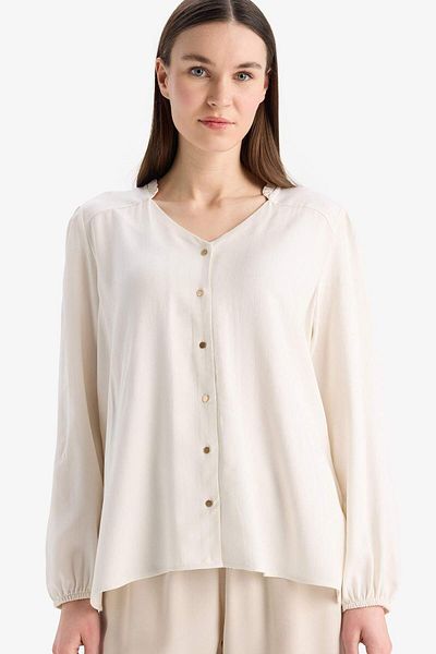 DeFacto Langarmshirt aus glitzerndem Stoff mit normaler Passform und Rundhalsausschnitt F0226ax25sp