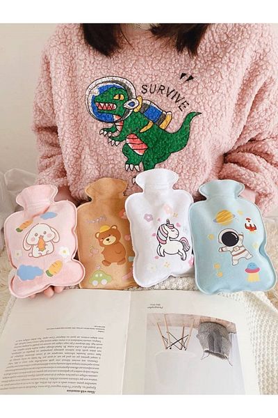 FROG Hot water bottle with outer fur cover,hot&cold compress bottle,soothes menstrual pain,random colors