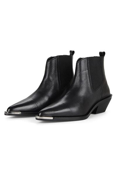 FootCourt # # Project Content # # 
 ``` 
 The New Model Streetball Ii Men's Shoes Gx9688: Ideal for Trail Clothing That Can Also Be Used during Ice Cream