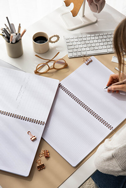 PAPERORA A4 Spiralli Karton Kapak 4'lü Set Kareli Okul Defteri 80 Yaprak - Ders Programlı Mavi Disko
