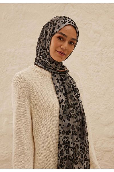 Fresh Black Leopard Print Rami Shawl
