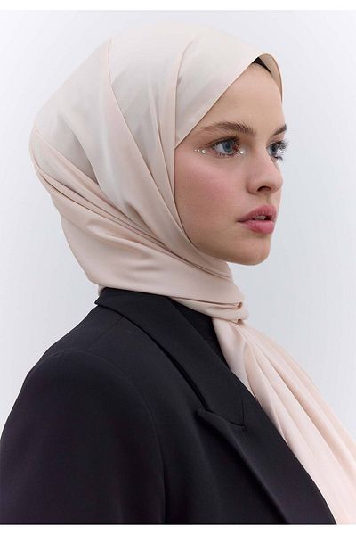 Fresh Silky Elegance - Light Powder Shawl