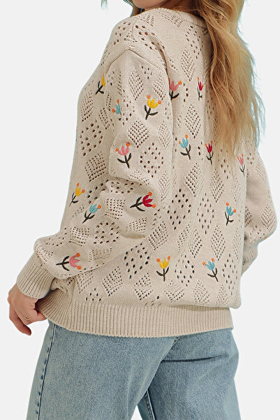 VAGGON Γυναικείο ανοιχτό μπεζ πλεκτό πουλόβερ με διάτρητο και κεντημένο λαιμόκοψη Vgn-X9392