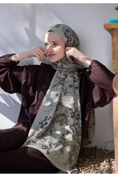 Fresh Powder Coffee Color Aster Patterned Shawl